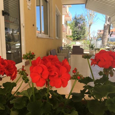 Hotel Villa Rinaldini Ρίμινι Εξωτερικό φωτογραφία