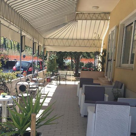 Hotel Villa Rinaldini Ρίμινι Εξωτερικό φωτογραφία