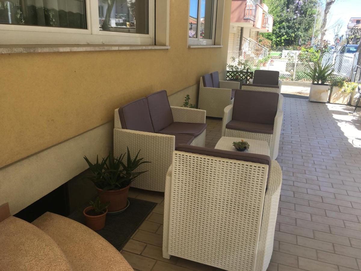 Hotel Villa Rinaldini Ρίμινι Εξωτερικό φωτογραφία