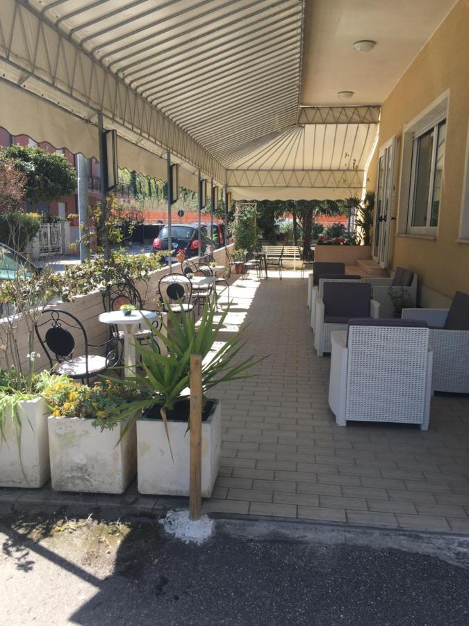 Hotel Villa Rinaldini Ρίμινι Εξωτερικό φωτογραφία